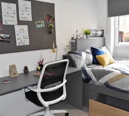 Five Bed Apartment (Shared) - Photo 3