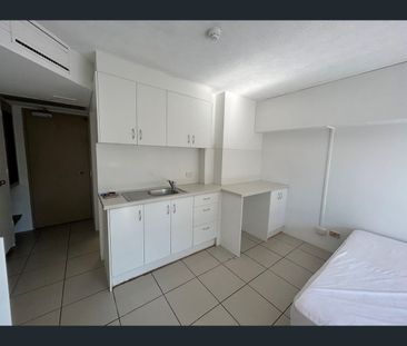 114/2 Barney Street, Southport, Qld 4215 - Photo 2