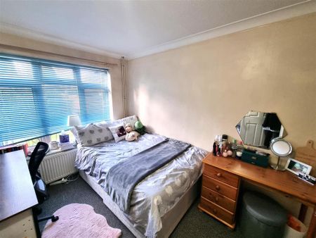 7 bedroom detached house to rent - Photo 3