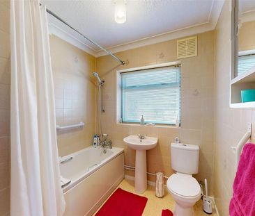 2 bedroom detached bungalow to rent - Photo 3