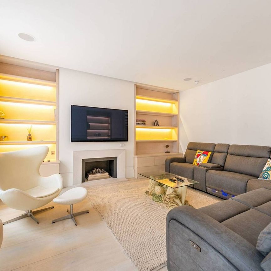 4 Bed Detached House, Adams Row, W1K - Photo 1