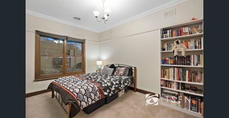 Spacious Family Home in Golden Square - Photo 5