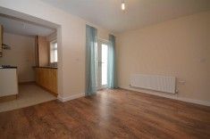 2 bed House - Mid Terrace for Rent - Photo 5