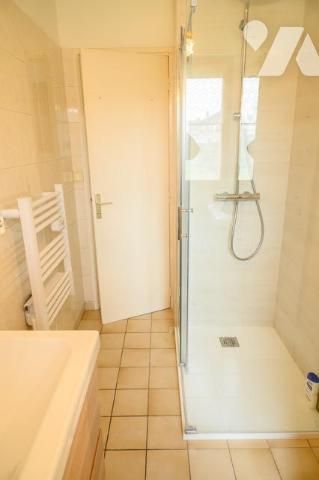 DOURGES: centre-ville maison de type 4 à 900 euros - Photo 5