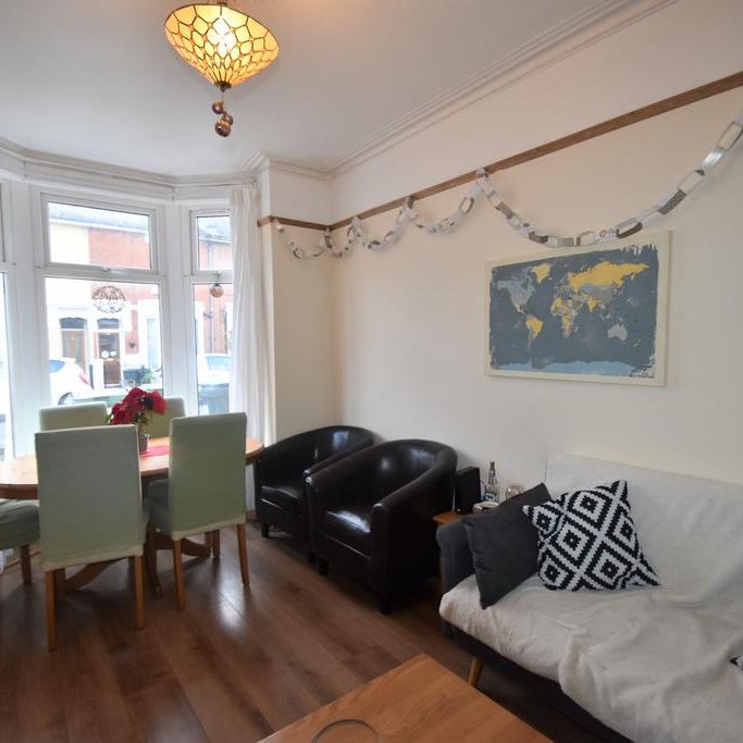 4 bedroom terraced house to rent - Photo 1