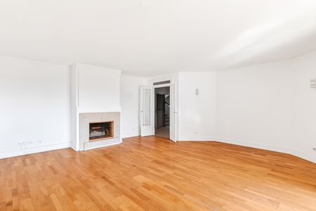 Apartamento T2 sem móveis em localização premium no centro do Estoril. - Photo 3