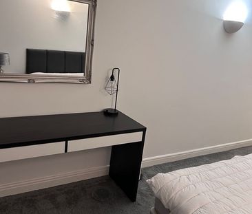 1 Bed Flat, Whitworth Street West, M1 - Photo 5