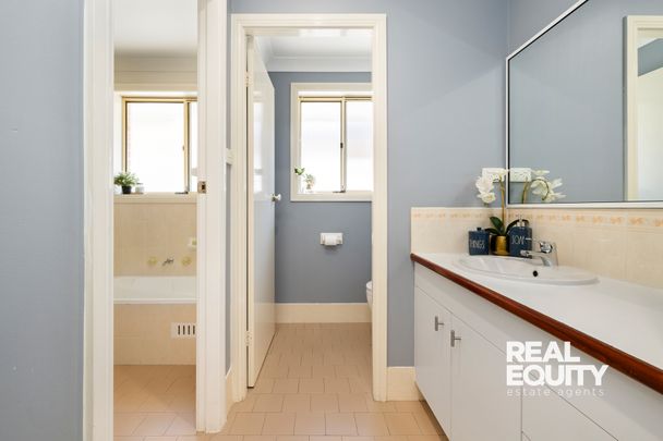 16 Glengyle Court, Wattle Grove NSW 2173 - House For Rent | Domain - Photo 1