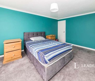 Le May Close, Horley, Surrey, RH6 - Photo 5