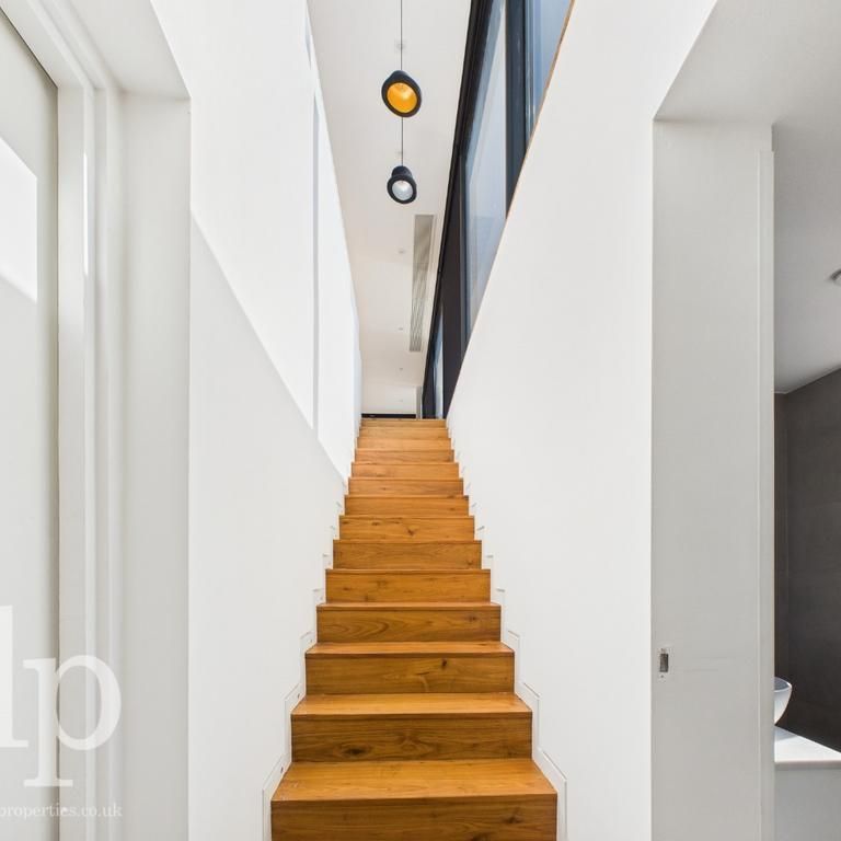 2 bedroom penthouse to rent - Photo 1