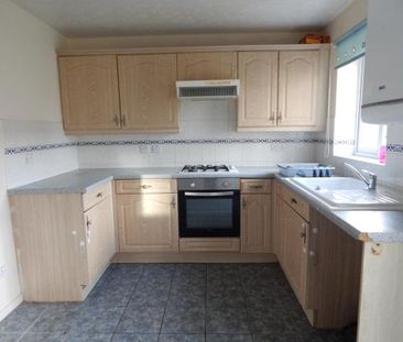 3 bedroom end of terrace house to rent - Photo 5