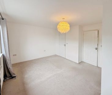 4 bedroom mid-terrace to rent Damselfly Road, Northampton, NN4 9ET - Photo 3