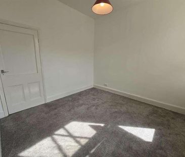 Albion Road, YO11 - Photo 2