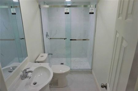 For Lease - 22 OTONABEE Avenue Unit# LOWER #B, Toronto, Ontario - Photo 4