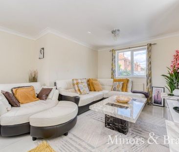 3 bedroom detached house to rent - Photo 2