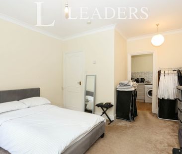 studio to rent Horniman Grange, 68 London Road, London, SE23 - Photo 2
