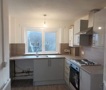 3 bedroom flat to rent - Photo 5