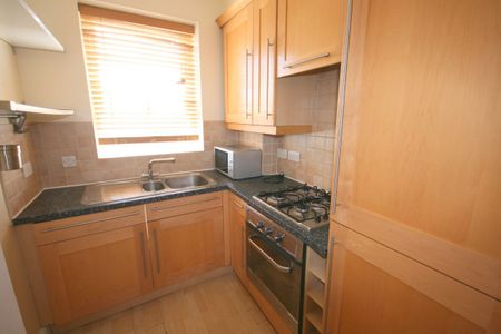 2 Bed Flat, Barons Court Road, W14 - Photo 4