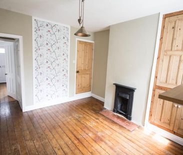 2 bedroom terraced house to rent - Photo 2