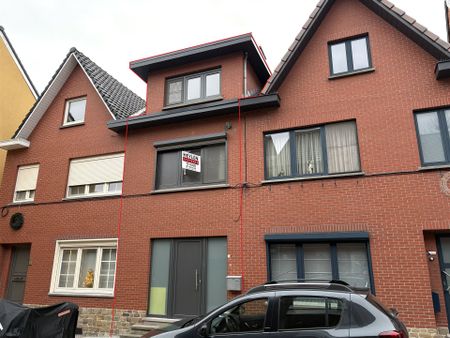 Huis met twee slaapkamers te huur. - Foto 4