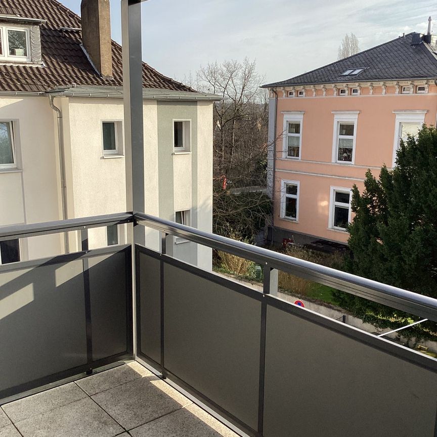 So schön: renovierte 3 Zimmer mit schönem Sonnenbalkon - Foto 1