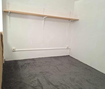 Location Appartement 2 pièces 48m² NIMES 30000 - Photo 4