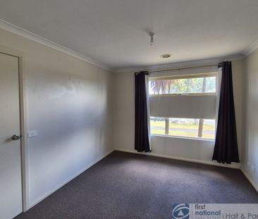 14 Violet Way, Cranbourne - Photo 5