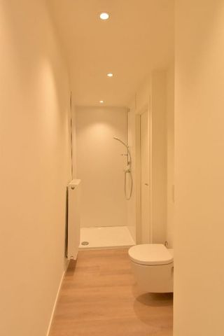 Appartement te huur - foto 4