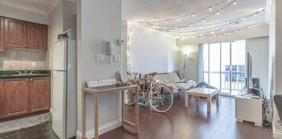 Charming Renovated 1 Bedroom Suite Mount Pleasant – - Photo 2