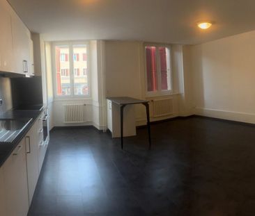 Beautiful renovated 2.5 room apartment on the 1st floor on the Plac... - Photo 2