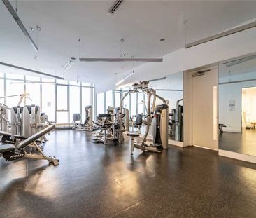 Deluxe Room - Waterfront Toronto - Photo 3