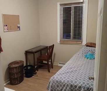 5 1/2 dans un semi-détaché - Photo 2