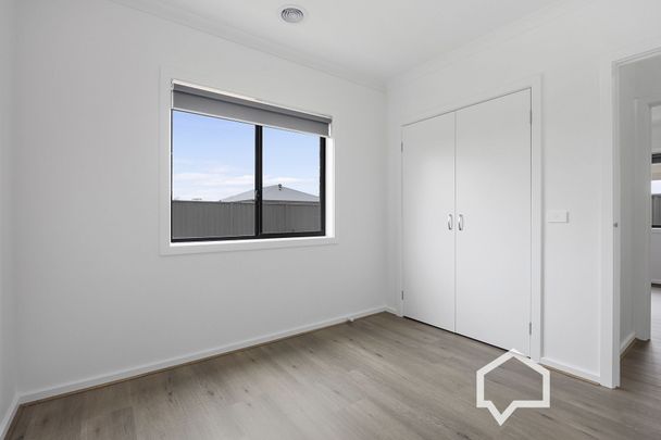 11 Tanby Drive Huntly VIC - Photo 1