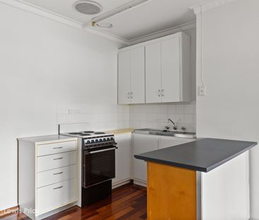 Affordable Neat & Tidy Unit Located Close to the CBD - Photo 5