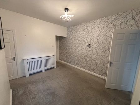 Heath Road South, Runcorn, Cheshire, WA7 - Photo 2