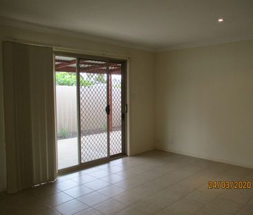Neat & TIdy Home, Great Location! - Photo 2