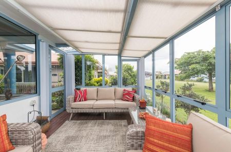 Large Village Charmer - Photo 5