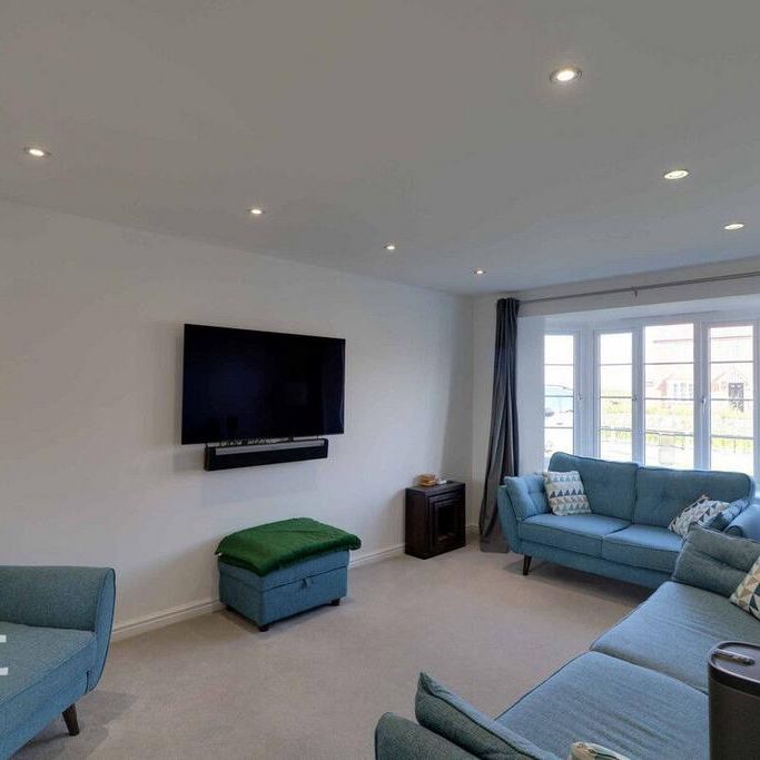 4 bedroom detached house to rent - Photo 1