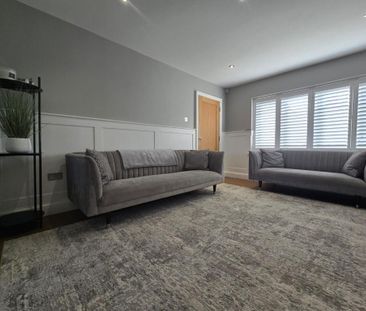 4 bedroom semi-detached house to rent - Photo 2