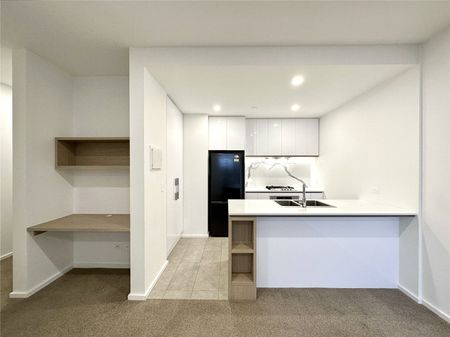 702/81 City Road - Photo 2