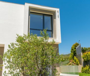 5 Bedroom House with swimming pool, Carnaxide, Oeiras - Photo 3