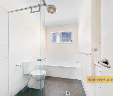 MODERN THREE BEDROOM COTTAGE - Photo 5
