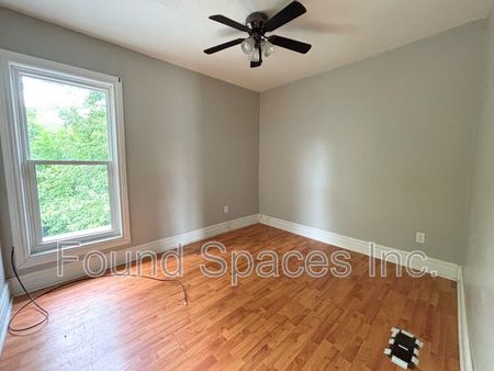 $1,749 / 3 br / 1 ba / 82 1/2 Grey st - Photo 3