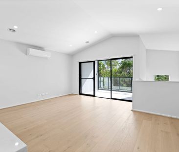 Spacious 3 Bedroom Home with Park Views - Photo 6