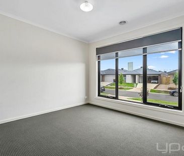 24 Dickens Street, STRATHTULLOH - Photo 1