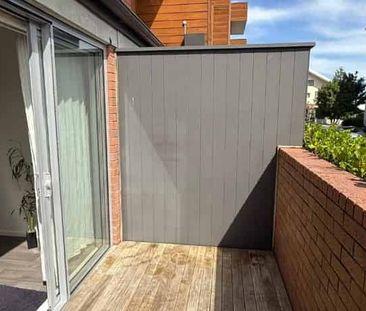 Modern & Stylish Living in the Heart of Hobsonville Point - Photo 5