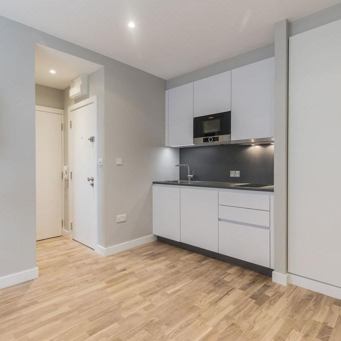 Studio to rent - Photo 1