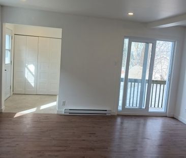 77 Deragon (juillet) Magog, J1X 2M1 très beau 3 1/2 rénové en 2025. - Photo 3