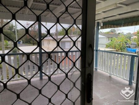 One of best 3 bedroom house in Sunnybank Hills - Photo 2