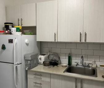 Room mate needed in downtown Toronto(Wellesley st) - Photo 2